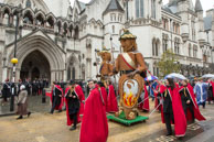 LMP-2015-270 / The Guild of Young Freemen with the Worshopful Companiy of Weavers escorting Gog and Magog in the Lord Mayor's Procession on 14th November 2015