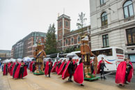 LMP-2015-328 / The Guild of Young Freemen with the Worshopful Companiy of Weavers escorting Gog and Magog in the Lord Mayor's Procession on 14th November 2015