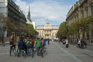 Cycle tour of Paris / Cyclists in front of the Palace of Justice whilst on a tour of Paris