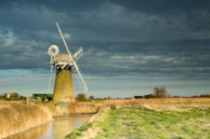 Windmill 6 / Windmill in the Norfolk broads on a spring evening