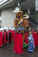 LMP-2015-032 / The Guild of Young Freemen with the Worshopful Companiy of Weavers escorting Gog and Magog in the Lord Mayor's Procession on 14th November 2015
