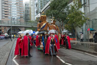 LMP-2015-041 / The Guild of Young Freemen with the Worshopful Companiy of Weavers escorting Gog and Magog in the Lord Mayor's Procession on 14th November 2015
