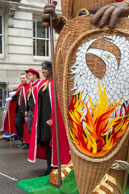 LMP-2015-088 / The Guild of Young Freemen with the Worshopful Companiy of Weavers escorting Gog and Magog in the Lord Mayor's Procession on 14th November 2015