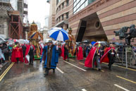 LMP-2015-185 / The Guild of Young Freemen with the Worshopful Companiy of Weavers escorting Gog and Magog in the Lord Mayor's Procession on 14th November 2015