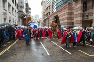 LMP-2015-187 / The Guild of Young Freemen with the Worshopful Companiy of Weavers escorting Gog and Magog in the Lord Mayor's Procession on 14th November 2015