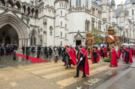 LMP-2015-268 / The Guild of Young Freemen with the Worshopful Companiy of Weavers escorting Gog and Magog in the Lord Mayor's Procession on 14th November 2015
