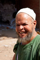 Egyptian man / Friendly Egyptian man in the suburbs of Cairo