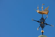 Ship shaped weather vane / The weather vane on Trinity House, London, which is shapped like an old fashioned ship
