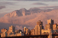Vancouver & the mountains / View over Burrard Bridge with the mountains in North Vancouver in the background