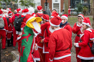 London Santacon 2015 - #057 / Hundreds of Santas take to the London streets to spread Christmas cheer