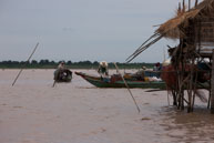 Floating market #1 / Experiences when travelling through villages in Cambodia